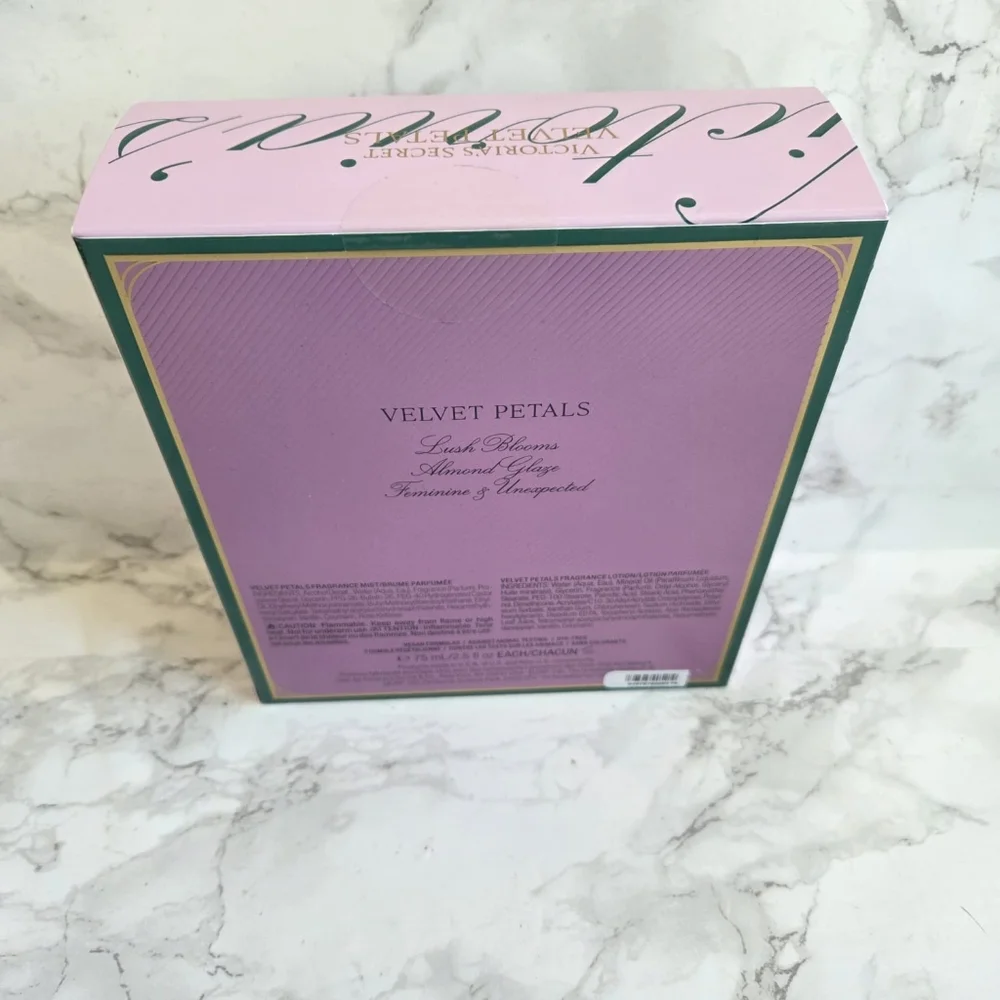VICTORIA'S SECRET VELVET PETALS GIFT SET Body fragance - Picture 4 of 5